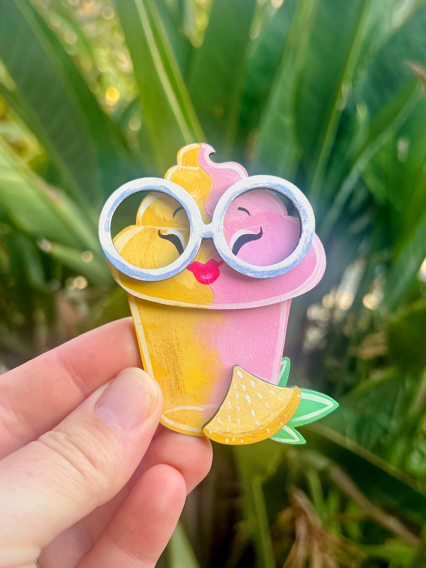 Brooch - "Dolly Swirl Shirley"