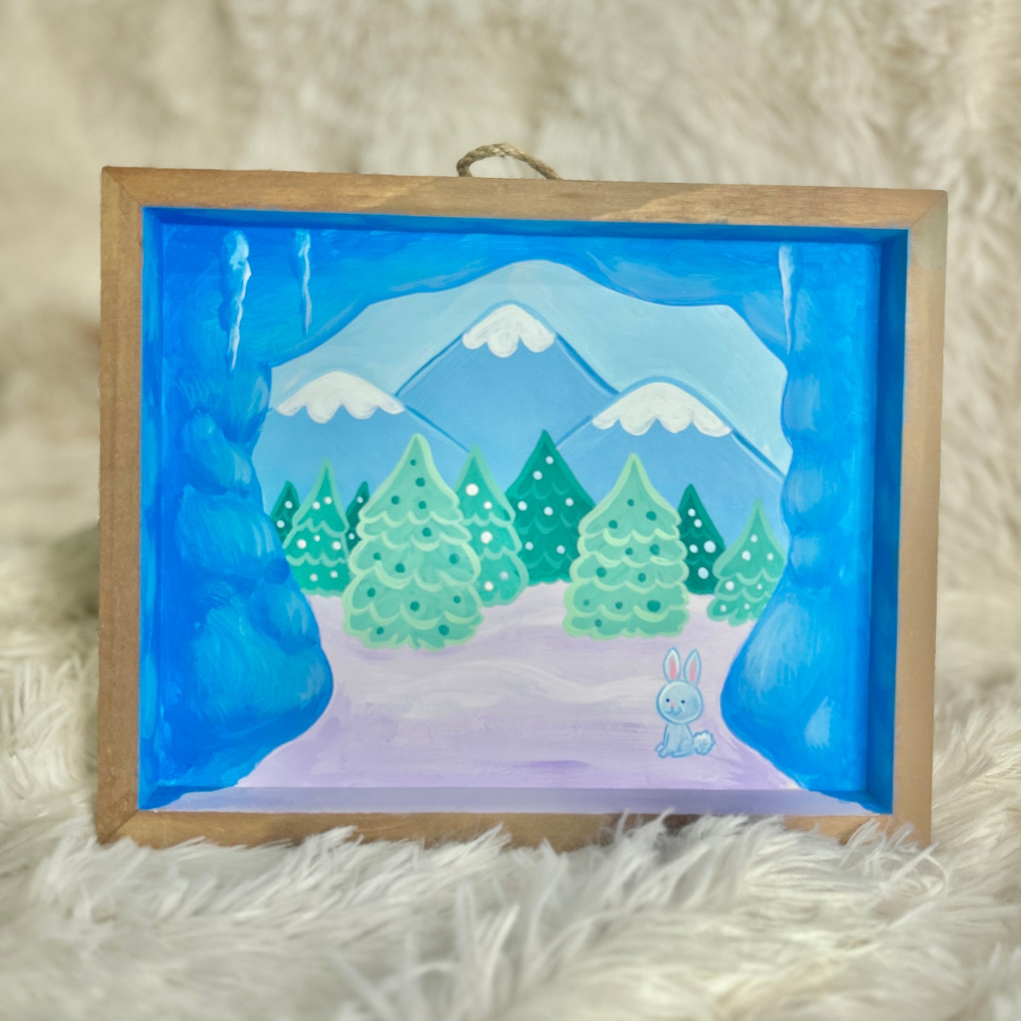 Big Brooch Motel: Winter Cave with Green Forest